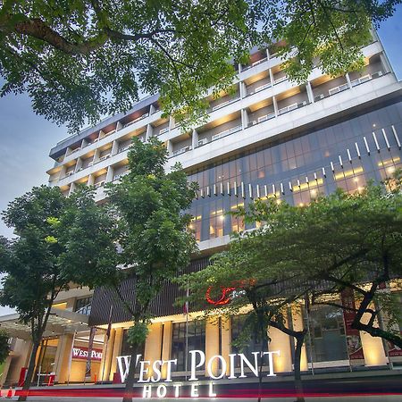 בנדונג West Point Hotel מראה חיצוני תמונה