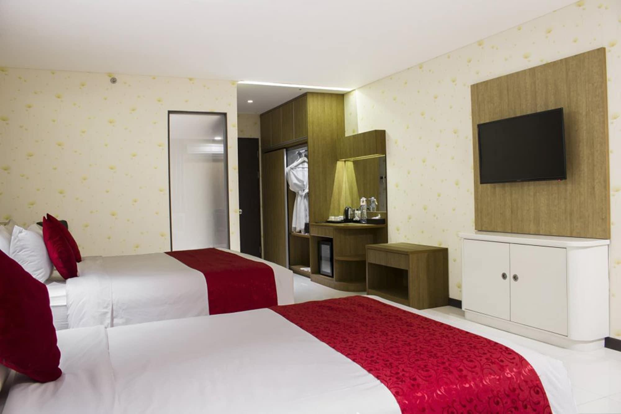 בנדונג West Point Hotel מראה חיצוני תמונה