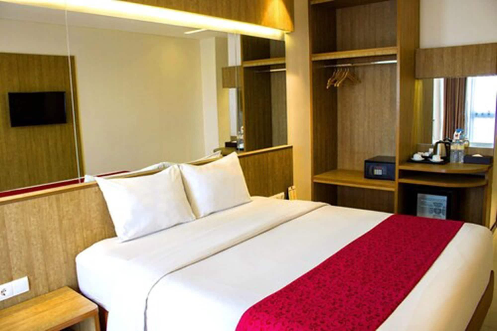 בנדונג West Point Hotel מראה חיצוני תמונה
