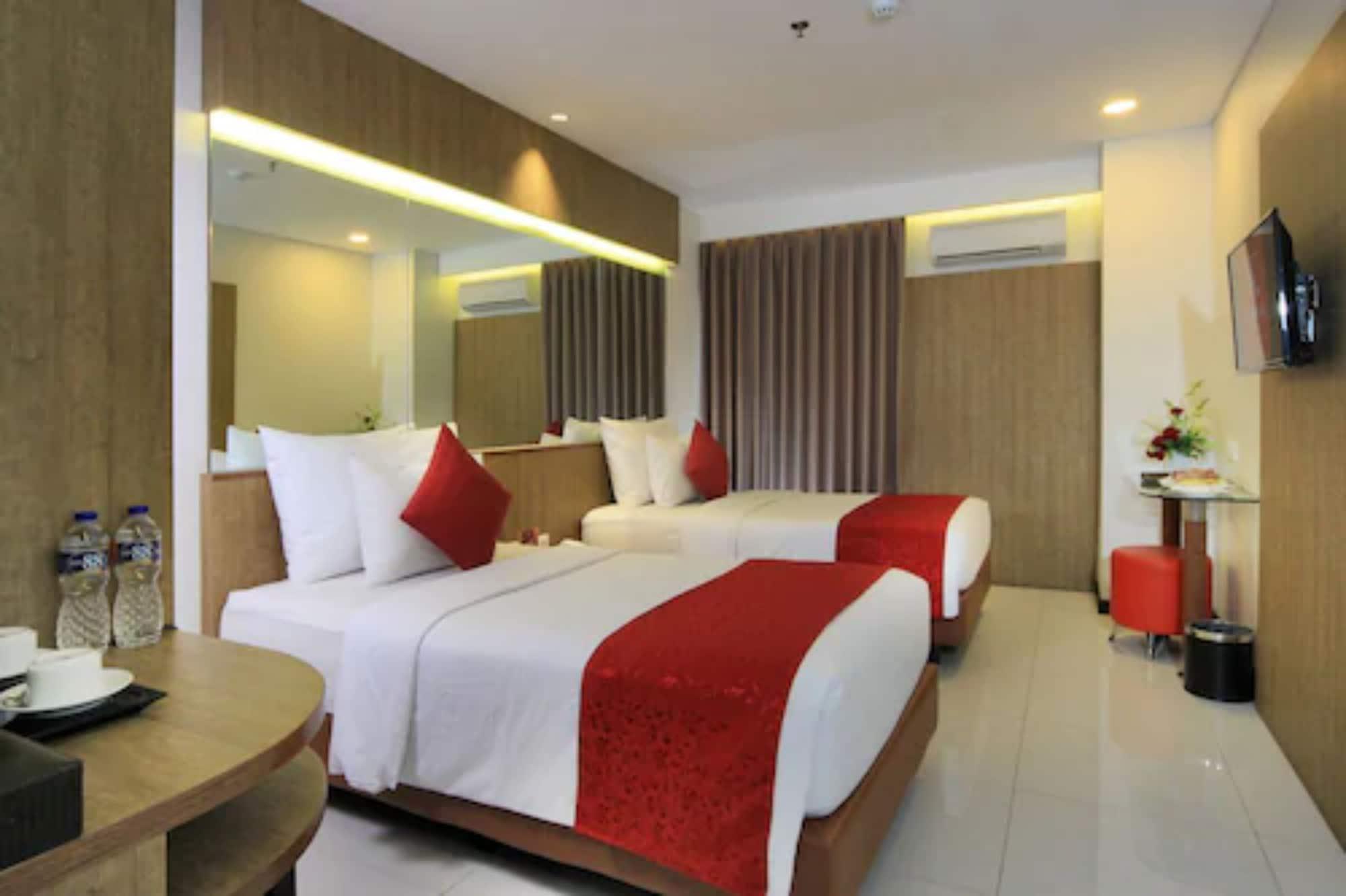 בנדונג West Point Hotel מראה חיצוני תמונה