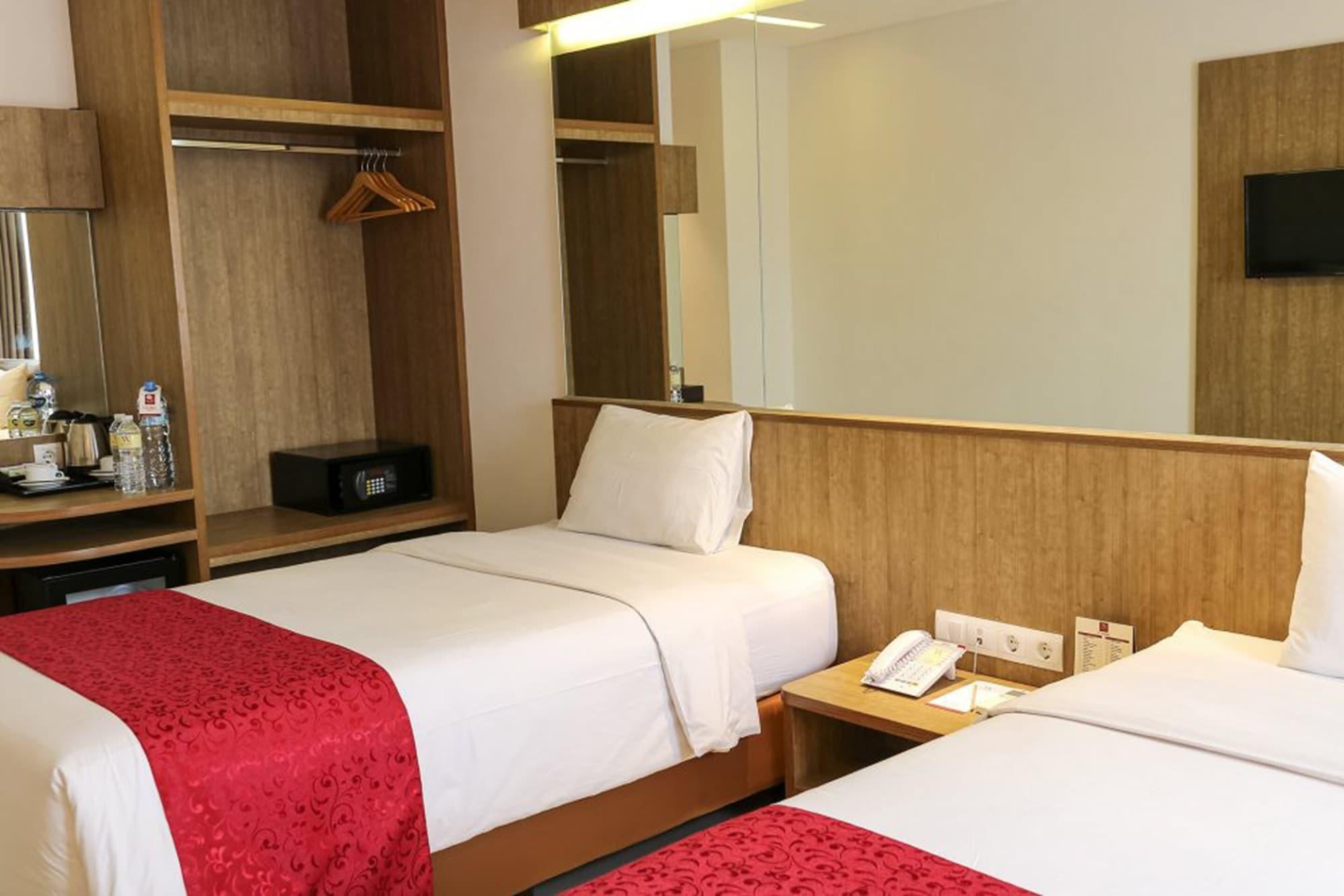 בנדונג West Point Hotel מראה חיצוני תמונה