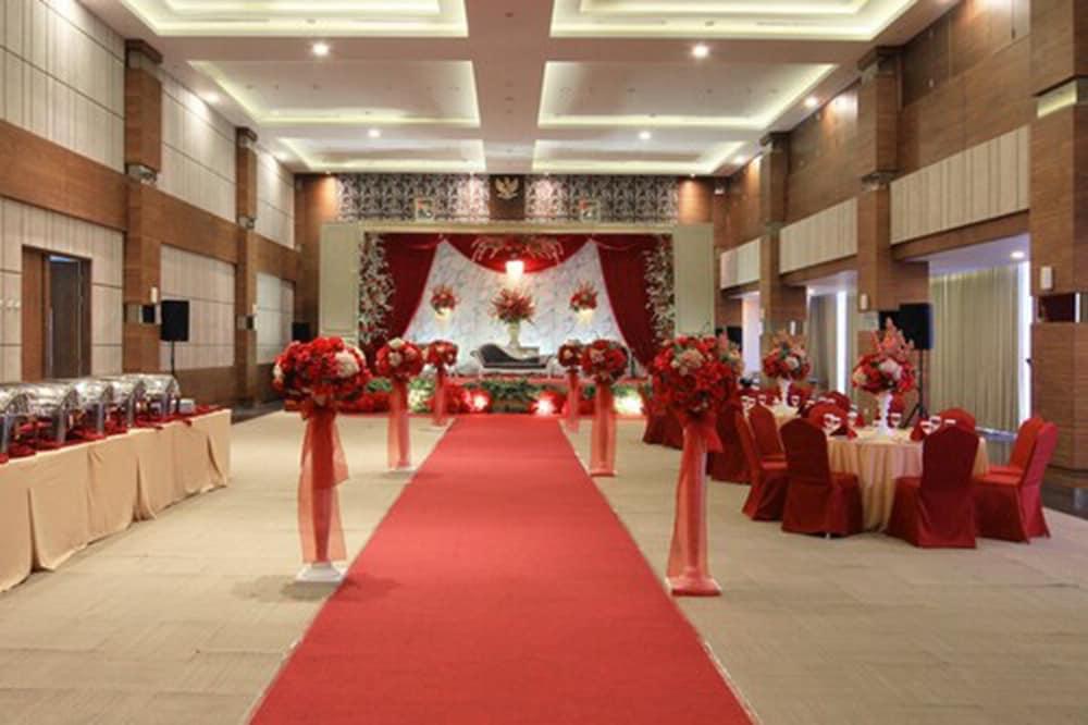 בנדונג West Point Hotel מראה חיצוני תמונה