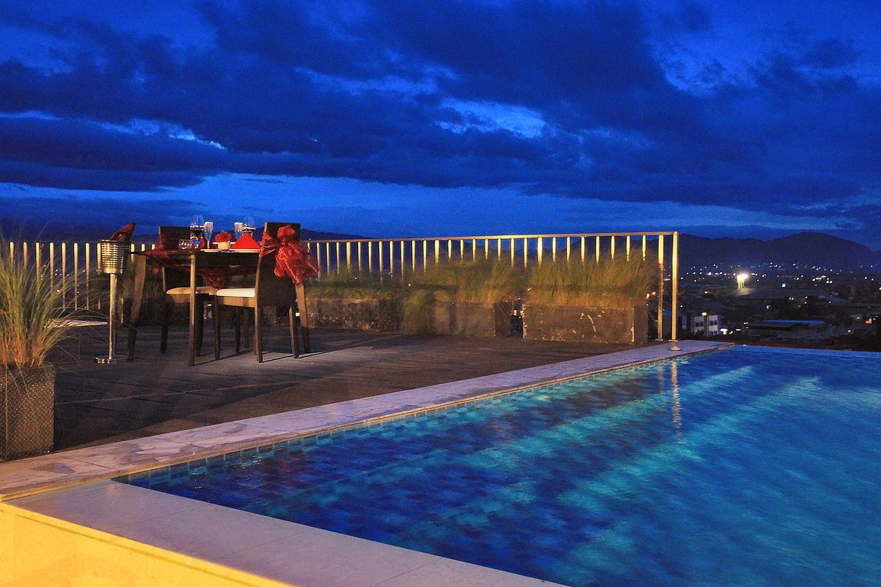 בנדונג West Point Hotel מראה חיצוני תמונה