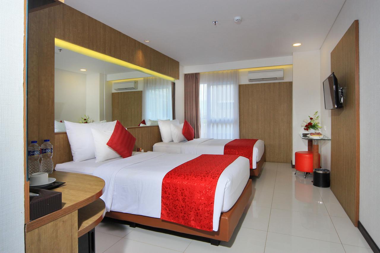בנדונג West Point Hotel מראה חיצוני תמונה