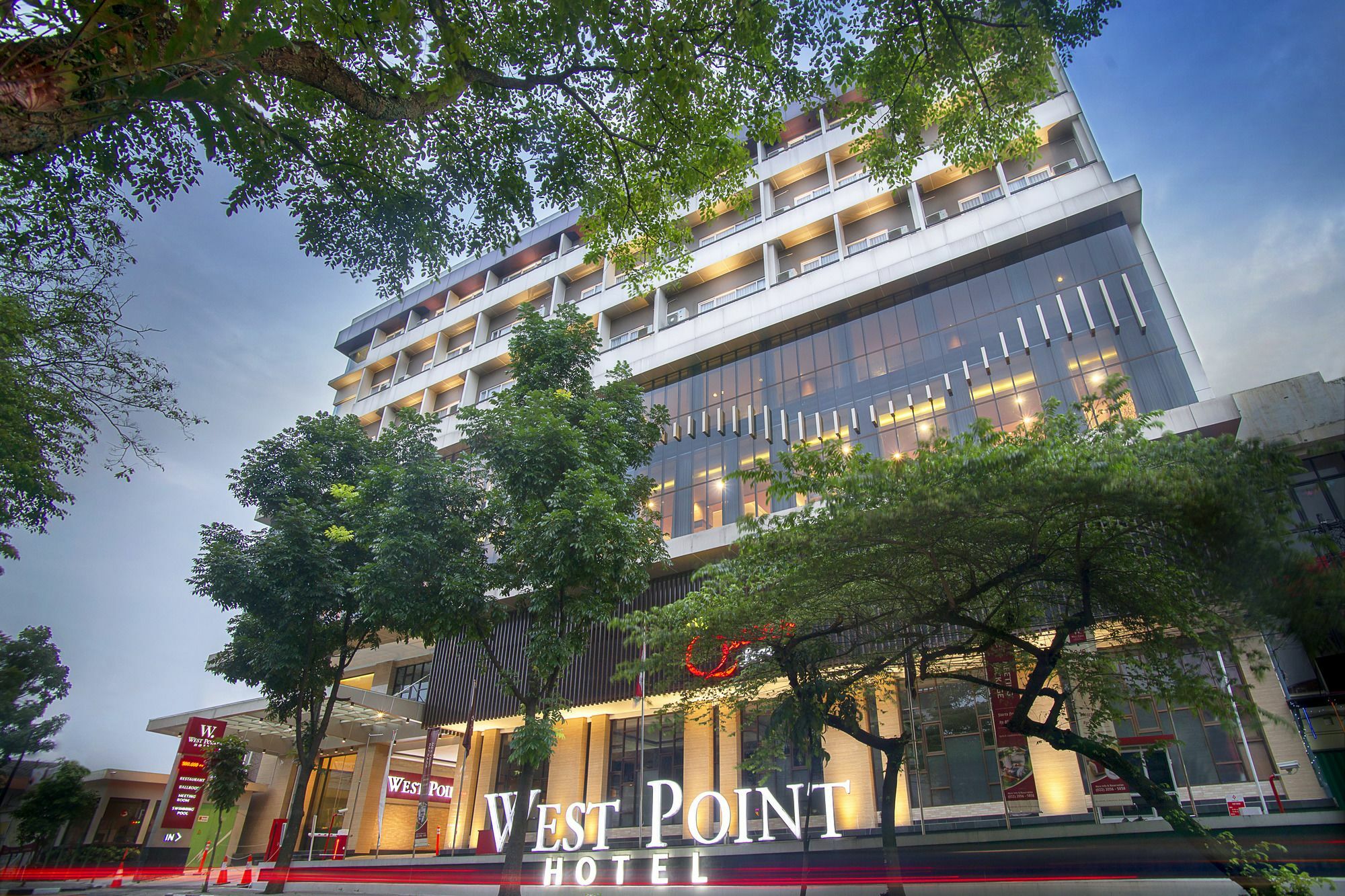בנדונג West Point Hotel מראה חיצוני תמונה
